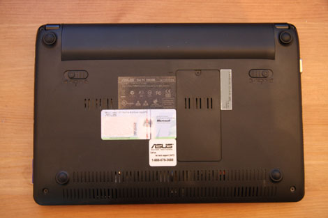 Back view of Asus EeePC 1005ha pu1x bk